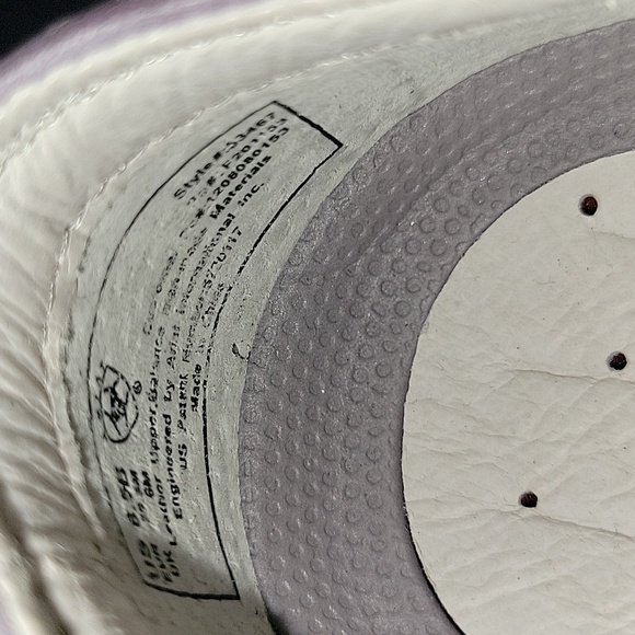 Beautiful Light Purple Mary Jane Style Ariat Shoes - Picture 3 of 8